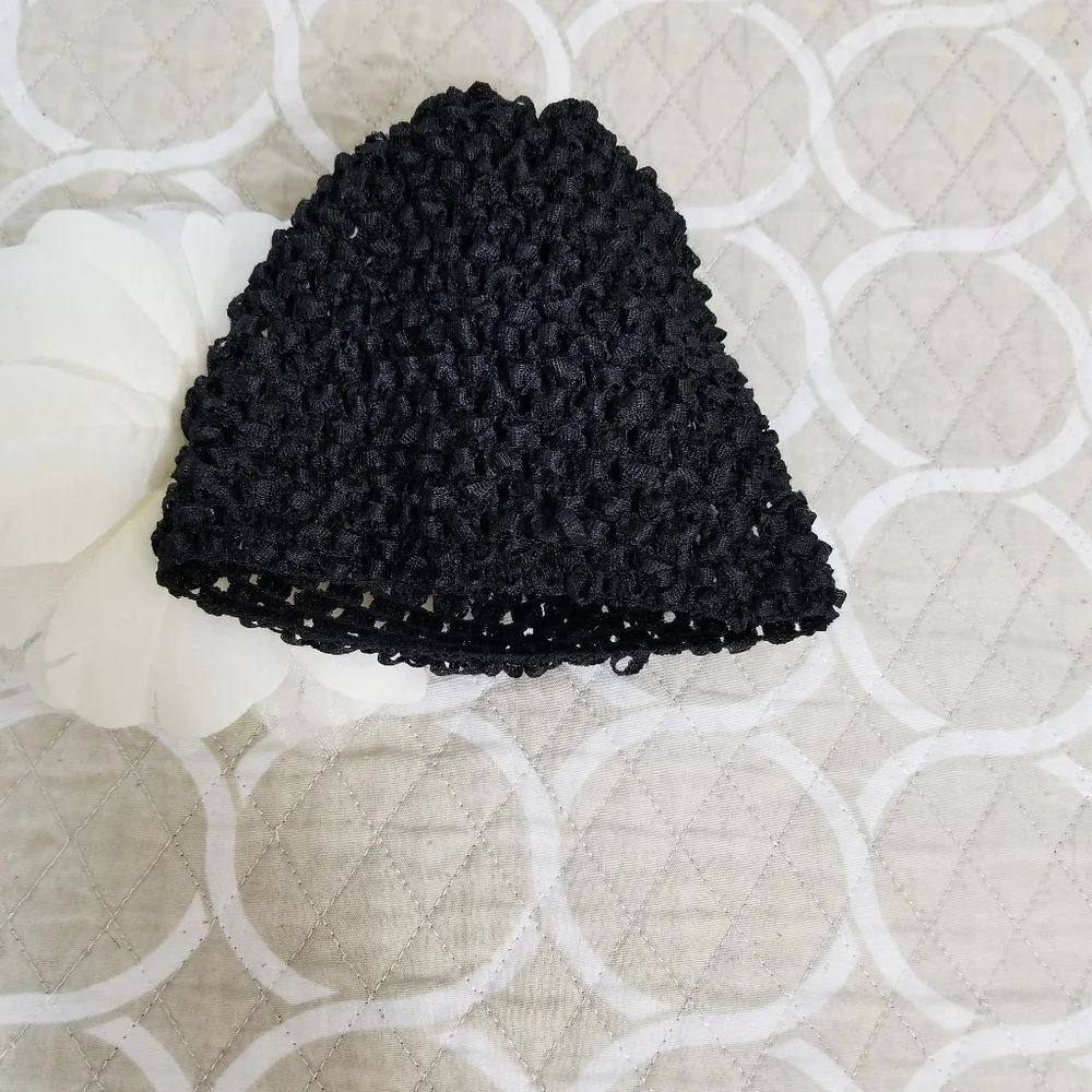 🔴 Nwt newborn to 24m diaper covers and a hat (B26)